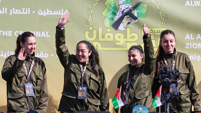 Hamas_Releases_Second_Group_of_Israeli_Hostages_in_Gaza - Khabar Asia Hamas_Releases_Second_Group_of_Israeli_Hostages_in_Gaza