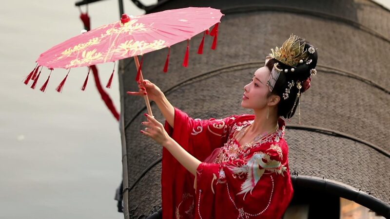 Hanfu_Fever_Sweeps_Chinas_Younger_Generation_poster - Khabar Asia Hanfu Fever Sweeps China's Younger Generation video poster