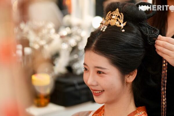 Hanfu Revival: China’s Youth Embrace Traditional Fashion Hanfu Revival: China's Youth Embrace Traditional Fashion