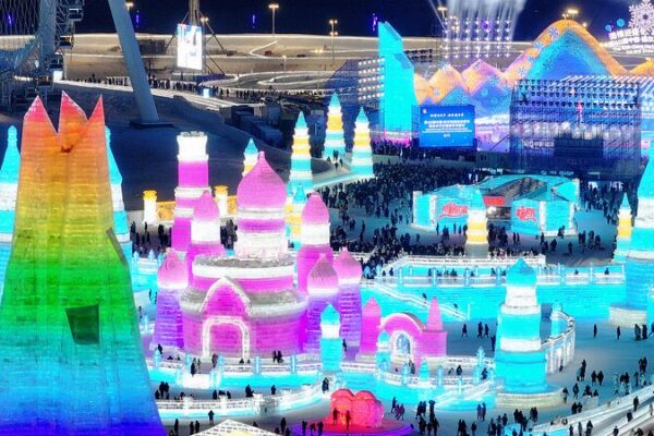 Harbin Ice and Snow World Dazzles Visitors in China's "Ice City" video poster