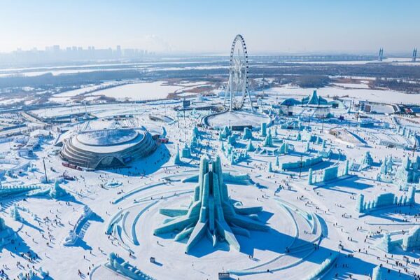 Harbin_Ice_and_Snow_World_Unveils_World_s_Largest_Ice_and_Snow_Theme_Park