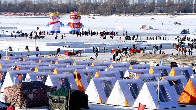 Harbin's Amusement Park Launches Glamping Zone Amid Tourism Boom