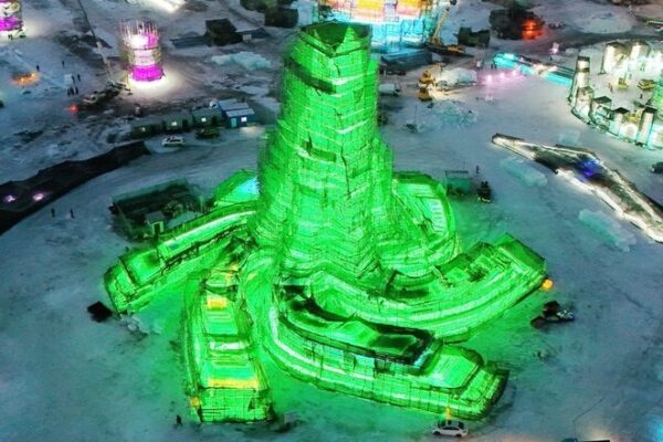 Harbin’s Dragon-Themed Ice Tower Illuminates Skyline Ahead of Year of the Dragon Harbin's Dragon-Themed Ice Tower Illuminates Skyline Ahead of Year of the Dragon