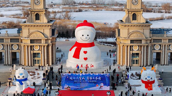 Harbins_Giant_Snowman_Returns_Welcoming_Winter_Visitors - Khabar Asia Harbin's Giant Snowman Returns, Welcoming Winter Visitors