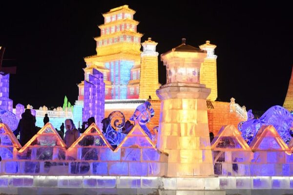 Harbin's Ice and Snow World Wows Visitors with Splendid Sculptures video poster