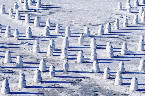 Harbins_Snowmen_Army_Resembles_Terracotta_Warriors_on_Frozen_Songhua_River - Khabar Asia Harbin's Snowmen Army Resembles Terracotta Warriors on Frozen Songhua River
