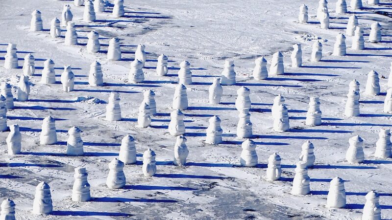 Harbins_Snowmen_Army_Resembles_Terracotta_Warriors_on_Frozen_Songhua_River - Khabar Asia Harbin's Snowmen Army Resembles Terracotta Warriors on Frozen Songhua River