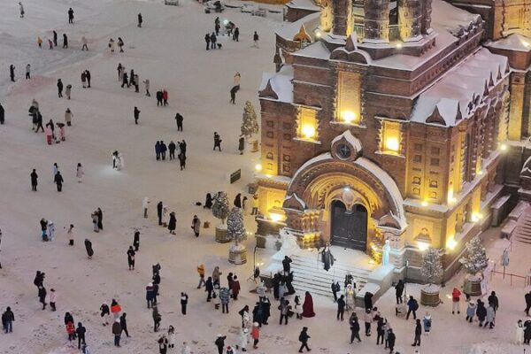 Harbins_St_Sophia_Cathedral_Transforms_into_Winter_Wonderland_Amid_Snowstorm - Khabar Asia Harbin's St. Sophia Cathedral Transforms into Winter Wonderland Amid Snowstorm