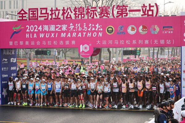 He Jie Sets New Chinese Marathon Record at Wuxi Race He Jie Sets New Chinese Marathon Record at Wuxi Race