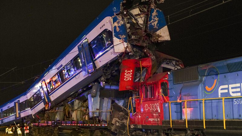 Head-On_Train_Collision_Near_Santiago_Leaves_Two_Dead_Several_Injured_poster - Khabar Asia Head-On Train Collision Near Santiago Leaves Two Dead, Several Injured video poster