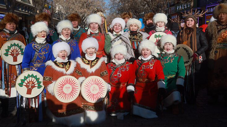 Hezhe Culture Thrives Amid Harbin's Winter Tourism Boom