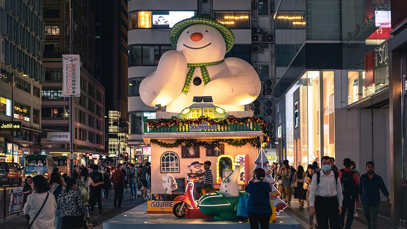 Hong_Kong_Illuminates_with_Festive_Lights_as_Christmas_Approaches - Khabar Asia Hong Kong Illuminates with Festive Lights as Christmas Approaches