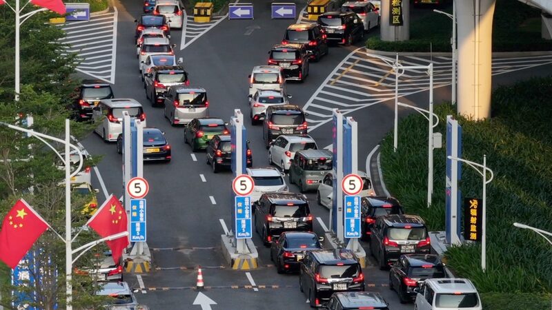 Hong_Kong_Zhuhai_Macao_Bridge_Sets_New_Record_with_Over_20_000_Vehicles_in_a_Day - Khabar Asia Hong_Kong_Zhuhai_Macao_Bridge_Sets_New_Record_with_Over_20_000_Vehicles_in_a_Day