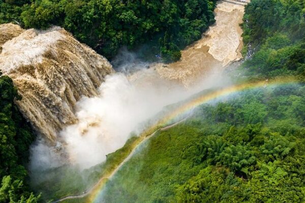 Huangguoshu Waterfall Achieves Record Flow Rate in 2024 Huangguoshu Waterfall Achieves Record Flow Rate in 2024