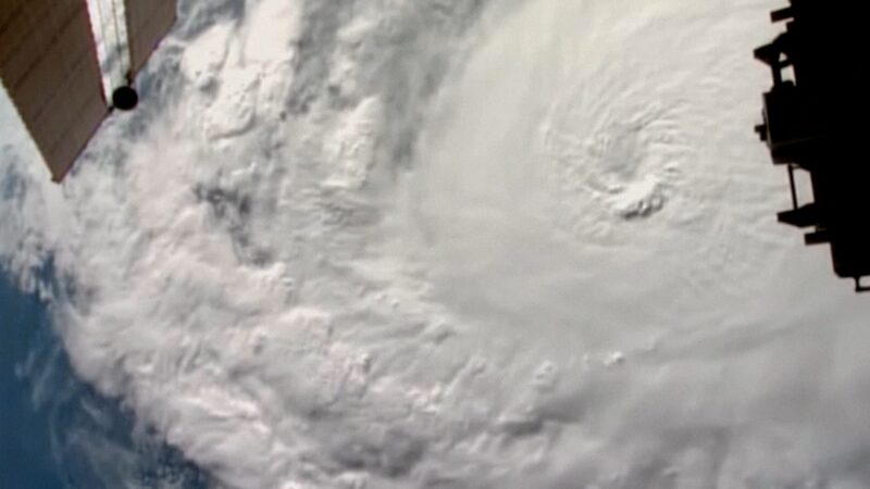 Hurricane_Milton_Strengthens_to_Category_5_Near_Florida_Coast_poster - Khabar Asia Hurricane_Milton_Strengthens_to_Category_5_Near_Florida_Coast video poster