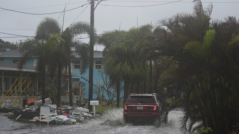 Hurricane_Milton_Strikes_Florida__Tampa_Bay_Braces_for_Unprecedented_Impact_poster - Khabar Asia Hurricane_Milton_Strikes_Florida__Tampa_Bay_Braces_for_Unprecedented_Impact video poster