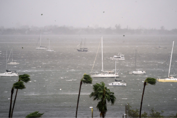 Hurricane Milton Strikes Florida’s Gulf Coast, Bringing Powerful Winds and Deadly Surge Hurricane_Milton_Strikes_Florida_s_Gulf_Coast__Bringing_Powerful_Winds_and_Deadly_Surge