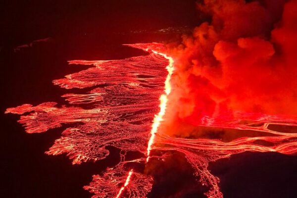 Icelandic Volcano Erupts Fourth Time in Three Months, Lighting Up Night Sky Icelandic Volcano Erupts Fourth Time in Three Months, Lighting Up Night Sky