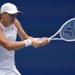 Iga_Swiatek_Cruises_Past_Shibahara_to_Reach_US_Open_Third_Round