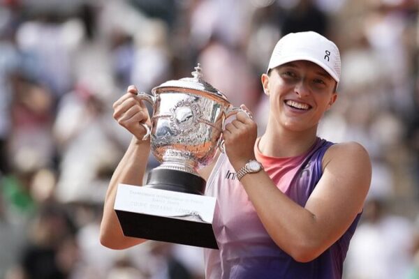 Iga Swiatek Secures Third Straight French Open Title, Dominates Women's Tennis