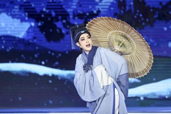 Immersive_Yueju_Opera_New_Dragon_Gate_Inn_Wows_Global_Audiences - Khabar Asia Immersive Yueju Opera 'New Dragon Gate Inn' Wows Global Audiences