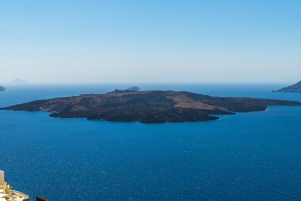 Increased_Volcanic_Activity_Sparks_Concerns_in_Greece_s_Santorini