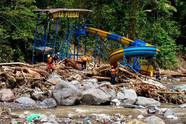 Indonesia's Sumatra Floods Death Toll Climbs to 67; 20 Still Missing