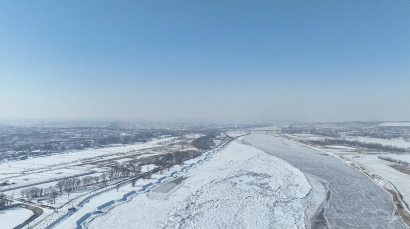 Inner Mongolia's Yellow River Section Freezes Over, Authorities on Alert video poster