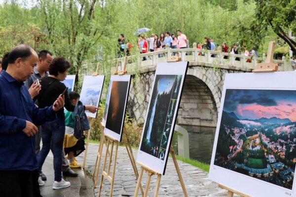 Innovative Consumption Models Ignite China’s ‘Holiday Economy’ Ahead of National Day Innovative_Consumption_Models_Ignite_China_s__Holiday_Economy__Ahead_of_National_Day