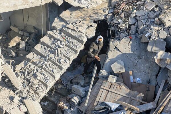 Intense Fighting Erupts in Khan Younis as Israeli-Hamas Conflict Enters Day 63 video poster