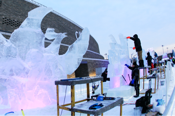 International Ice Carvers Dazzle in Harbin Ahead of 2025 Asian Winter Games International_Ice_Carvers_Dazzle_in_Harbin_Ahead_of_2025_Asian_Winter_Games