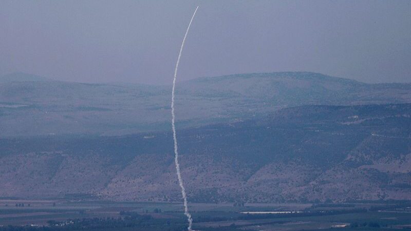 Israel_Strikes_Southern_Lebanon_After_Hezbollah_Attacks_Amid_Escalating_Tensions_poster - Khabar Asia Israel_Strikes_Southern_Lebanon_After_Hezbollah_Attacks_Amid_Escalating_Tensions video poster