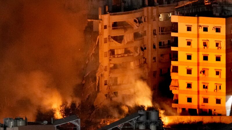 Israel_and_Hezbollah_Exchange_Heavy_Fire_Amid_Blinken_s_Peace_Efforts - Khabar Asia Israel_and_Hezbollah_Exchange_Heavy_Fire_Amid_Blinken_s_Peace_Efforts