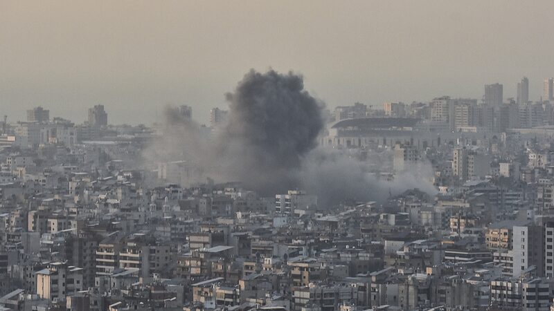 Israeli_Airstrikes_Hit_Beirut_s_Southern_Suburbs_Amid_Escalating_Conflict_poster - Khabar Asia Israeli_Airstrikes_Hit_Beirut_s_Southern_Suburbs_Amid_Escalating_Conflict video poster