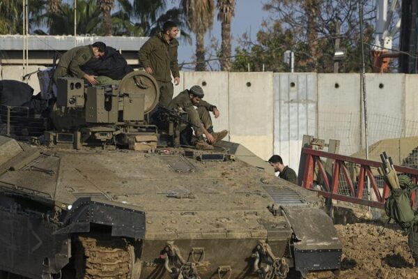 Israeli_Forces_Attack_Gaza_After_Ceasefire_Deadline_Missed