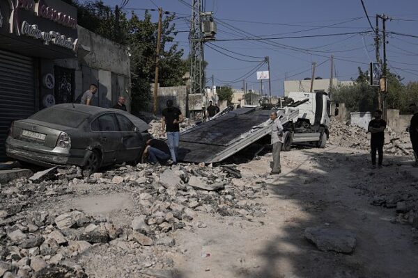 Israeli Ground Forces Enter Northern Gaza as Conflict Reaches Day 27 video poster