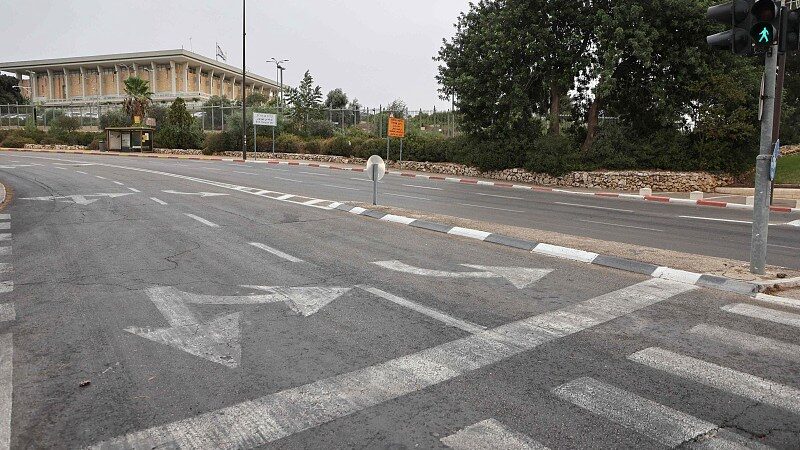 Israeli President Isaac Herzog Holds Press Briefing Amid Ongoing Political Unrest video poster