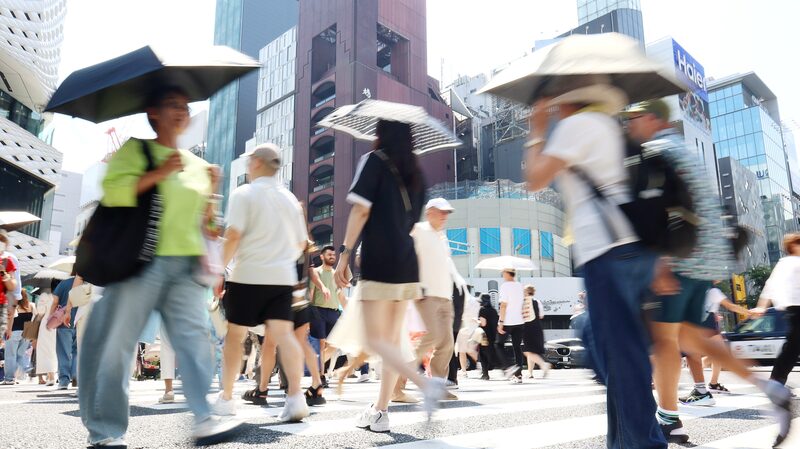 Japan_s_Heatstroke_Cases_Surge_by_20__in_July_Amid_Scorching_Temperatures - Khabar Asia Japan_s_Heatstroke_Cases_Surge_by_20__in_July_Amid_Scorching_Temperatures