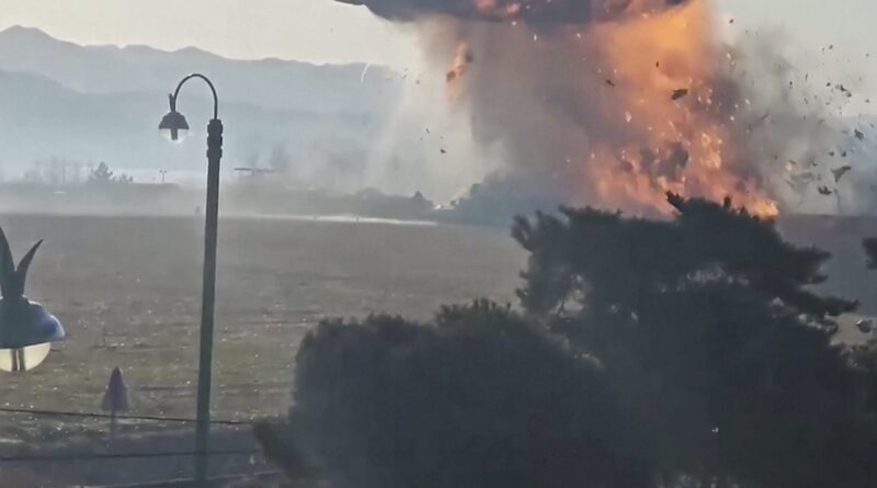 Jeju_Air_Plane_Erupts_into_Fireball_After_Landing_in_South_Korea__Many_Feared_Dead - Khabar Asia Jeju_Air_Plane_Erupts_into_Fireball_After_Landing_in_South_Korea__Many_Feared_Dead