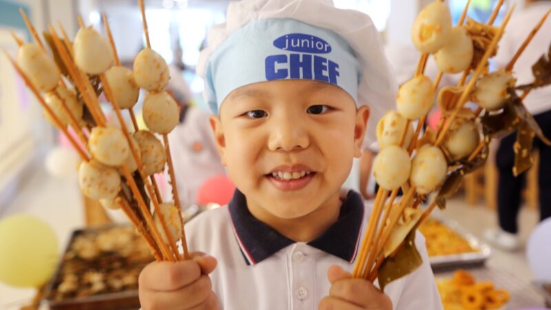 Jiangsu Kindergarten Celebrates Children's Day with Vibrant Food Festival