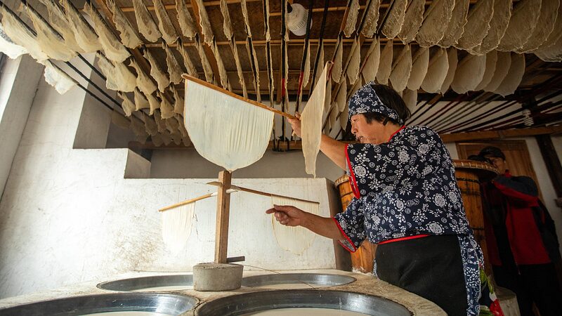 Jinhuas_Timeless_Craft_Winter_Soy_Skins_Hang_in_Xucun_Village - Khabar Asia Jinhua's Timeless Craft: Winter Soy Skins Hang in Xucun Village