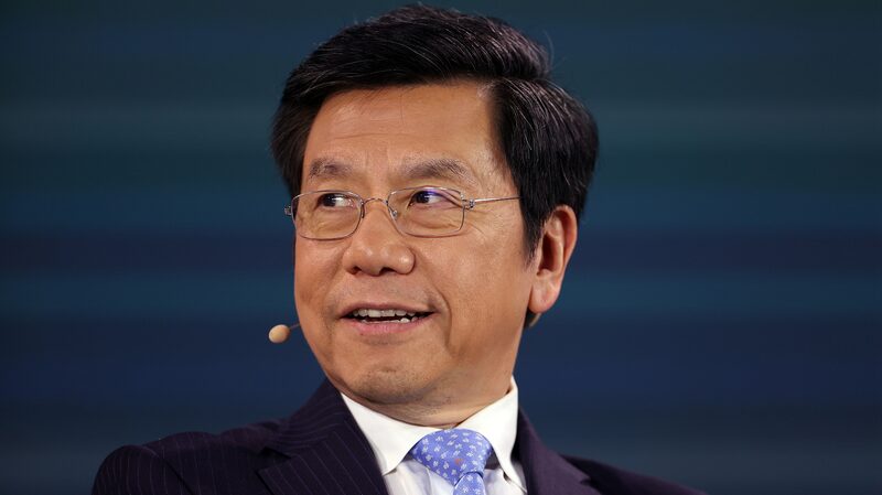 Kai-Fu Lee Unveils Yi-Large AI Model, Claims to Surpass GPT-4