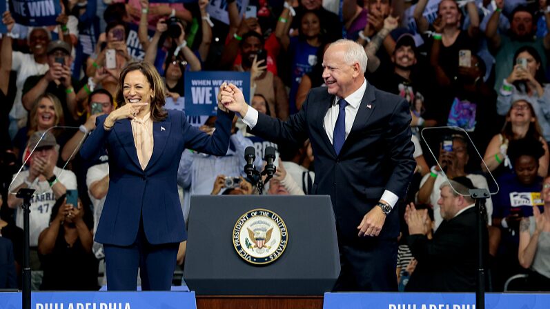 Kamala_Harris_and_Tim_Walz_Kick_Off_Campaign_Together_in_Philadelphia - Khabar Asia Kamala_Harris_and_Tim_Walz_Kick_Off_Campaign_Together_in_Philadelphia