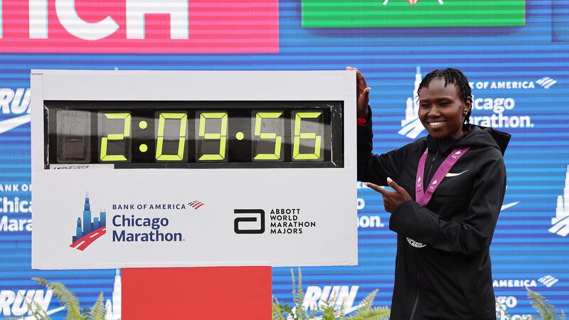 Kenya_s_Ruth_Chetich_Shatters_Women_s_Marathon_World_Record_in_Chicago - Khabar Asia Kenya_s_Ruth_Chepngetich_Shatters_Women_s_Marathon_World_Record_in_Chicago