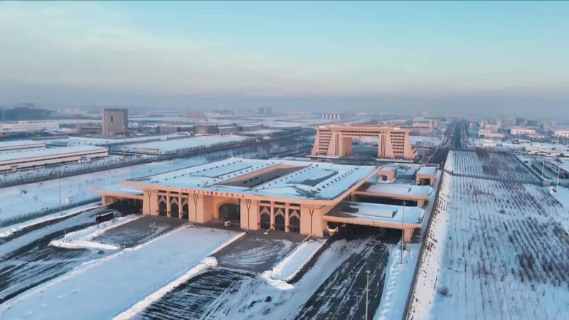 Khorgos: Discover the Winter Beauty of Xinjiang's Border City video poster