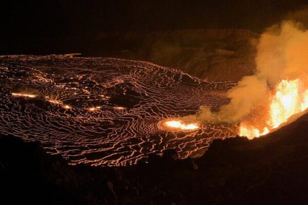 Kilauea Volcano Erupts, Fountains of Lava Illuminate Hawaii’s Night Sky Kilauea_Volcano_Erupts__Fountains_of_Lava_Illuminate_Hawaii_s_Night_Sky video poster
