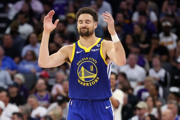 Klay Thompson’s Future with Warriors Uncertain as Contract Talks Stall Klay Thompson's Future with Warriors Uncertain as Contract Talks Stall