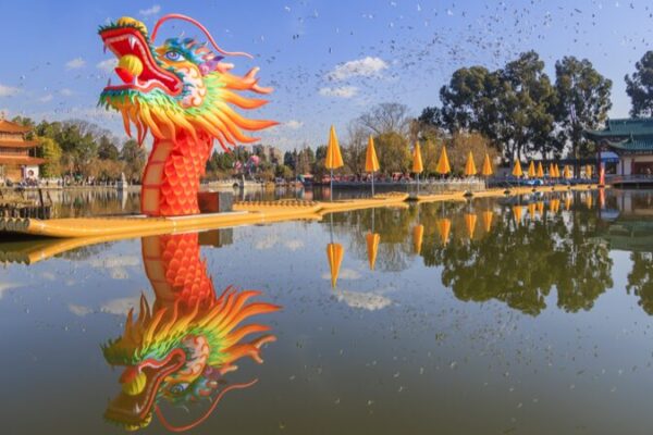 Kunmings_Lantern_Exhibition_Set_to_Illuminate_Dianchi_Lake_in_2024 - Khabar Asia Kunming's Lantern Exhibition Set to Illuminate Dianchi Lake in 2024