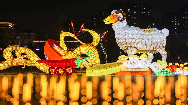 Lanterns Illuminate Hohhot's Night Sky to Herald Spring Festival
