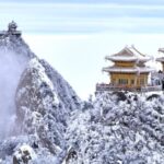 Laojun_Mountain_Transforms_into_Snowy_Fairyland_After_Light_Snowfall